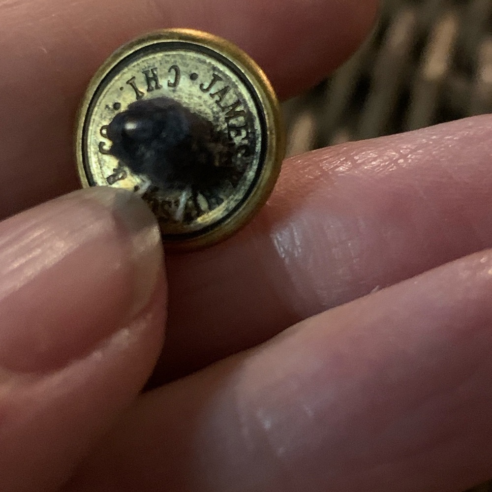 1870’s military buttons with uniform remnants on them - Picture 5 of 5